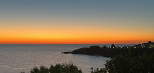 Auringonnousu merimaisemassa Ahtopolissa